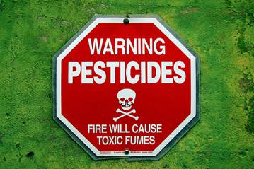 http://chibis6.wordpress.com/2011/12/warning-pesticides.jpg