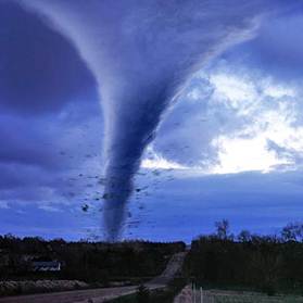 http://i1.poltava.pl.ua/news/55/5489/content/tornado.jpg